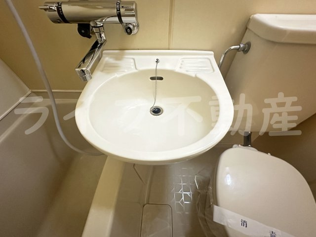 ラフォーレ菱屋西Ⅱの洗面所|コンパクトで使いやすい洗面所
