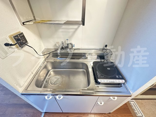 ラフォーレ菱屋西Ⅱのキッチン|コンパクトなキッチンで掃除もラクラク