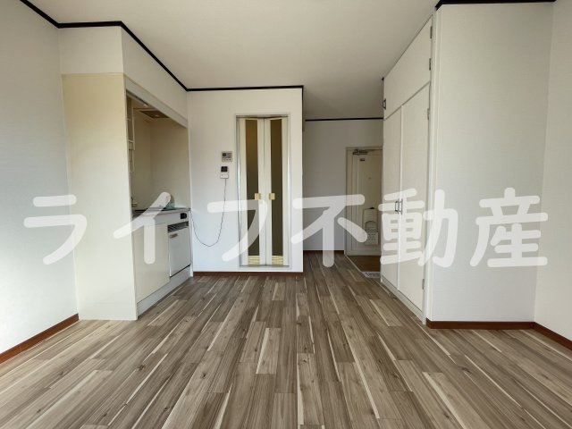 ラフォーレ下六万寺の洋室|落ち着いた色調の洋室です