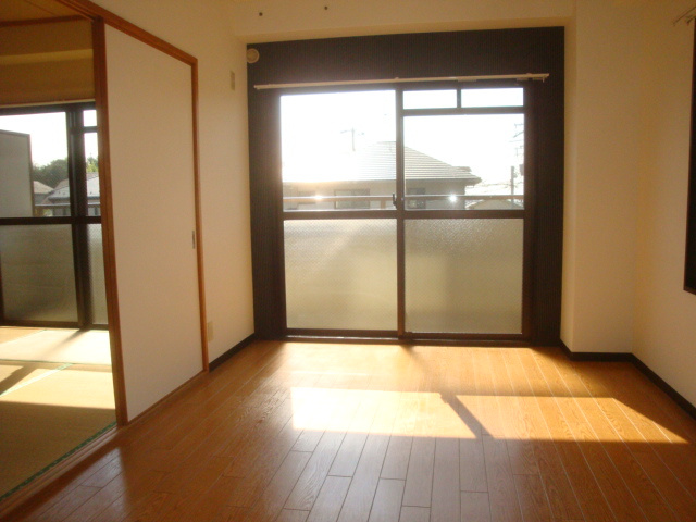 コンフォート中山寺の寝室|参考、同建物・同間取りの号室