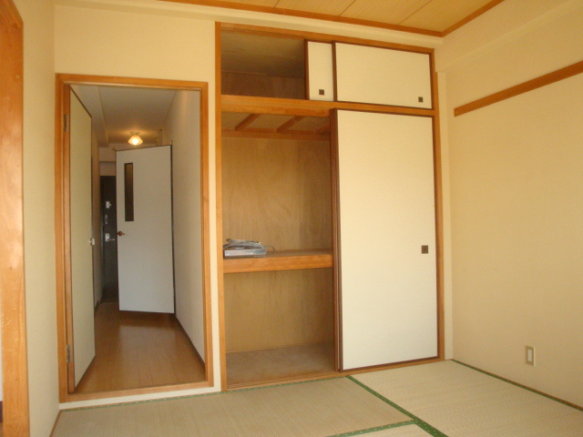 コンフォート中山寺の収納|参考、同建物・同間取りの号室