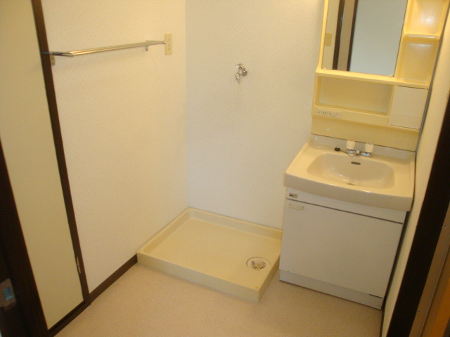 コンフォート中山寺の洗面所|参考、同建物・同間取りの号室