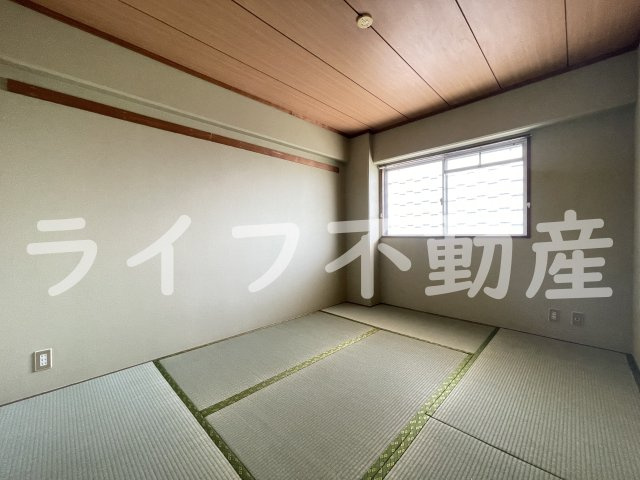 メゾンドール水野の寝室|開放的な寝室です