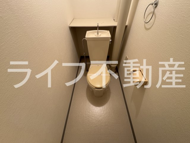 メゾンドール水野のトイレ|落ち着いた色調のトイレです