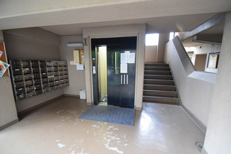 メゾンドール水野のエントランス|ゆとりのあるエントランスです