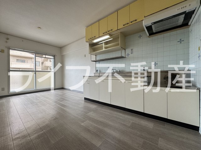 メゾンドール水野の洋室|明るい洋室です