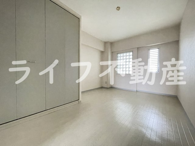 ヌベルミズノの内装|明るい色調の室内です