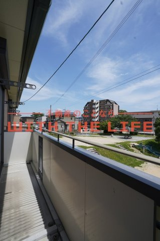 ルミエールK【キャッシュバック対象物件】のバルコニー|バルコニーからの眺めを楽しみながら食事をしませんか