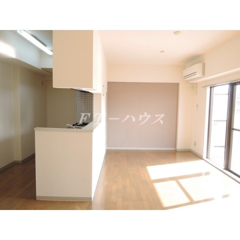 薬園台ガーデンヒルズの居間・リビング