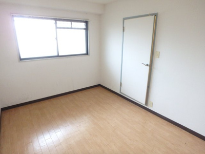 【寝室】 | グロリオーサ甲東 | 寝室です