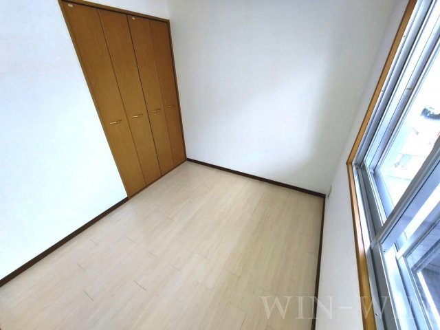 フラットKの寝室