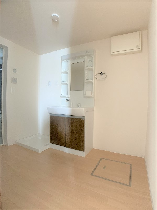 グラース・ドゥ・シエルNの独立洗面台