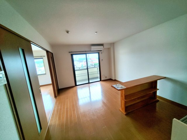 コンチェルト御薗宇の居間・リビング