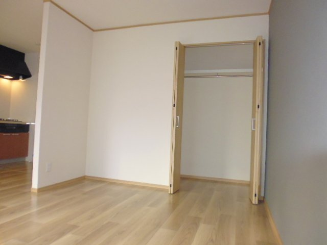ヴィスタ桑田Ⅱの居間・リビング