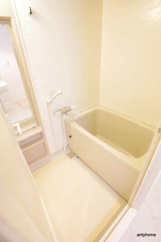ライフ北梅田　仲介手数料無料の浴室