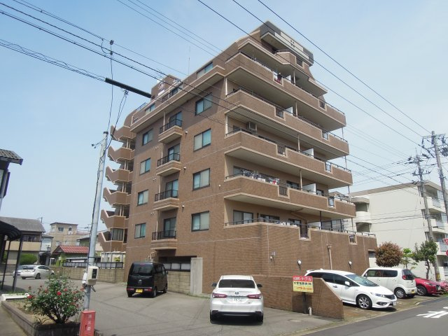 信開ガーデンコート城東の外観