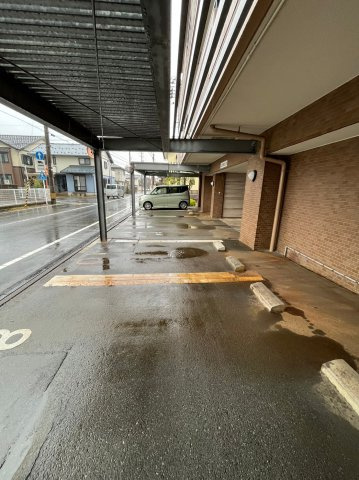 信開ガーデンコート城東の駐車場
