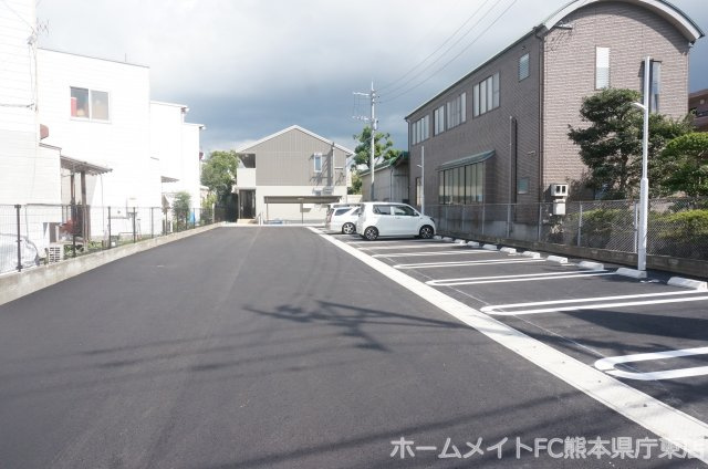 熊本市南区近見８丁目のアパートの駐車場
