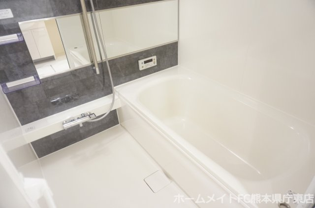 熊本市南区近見８丁目のアパートの浴室