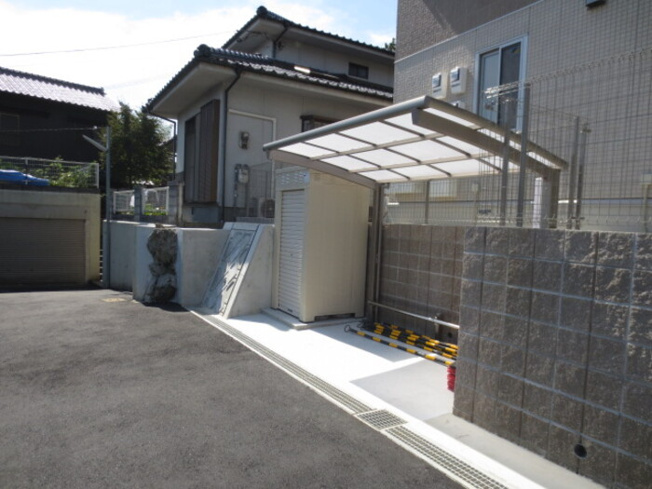 【駐車場】