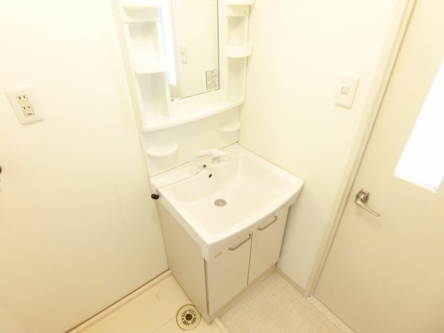 尾崎コーポの独立洗面台