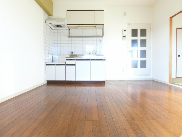 尾崎コーポの居間・リビング