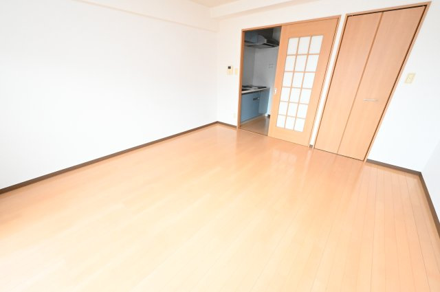 【居間・リビング】 | アイリスハイツ8号館