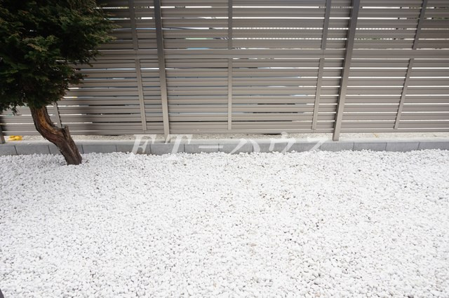 キャスル本郷の庭