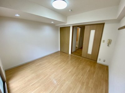 【洋室】 | フロンツォーネ