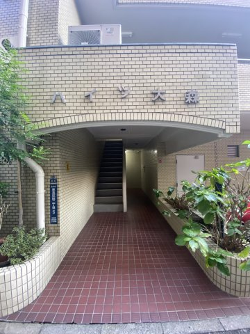 ハイツ大森のエントランス