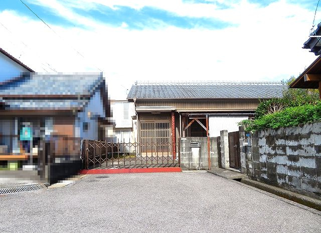 高知市 瀬戸南町1丁目 売土地の前面道路含む現地写真