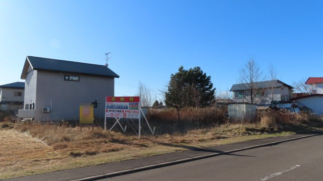 網走郡美幌町字報徳１番５７　売地の前面道路含む現地写真