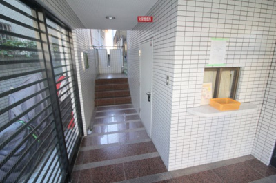 【エントランス】 | ロイヤル蛍ヶ池