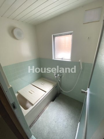 コーポ奥出の浴室|コンパクトで使いやすいお風呂です