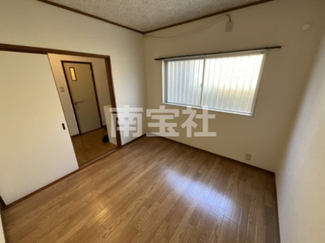 【洋室】 | 玄関入って、左側のお部屋です！
