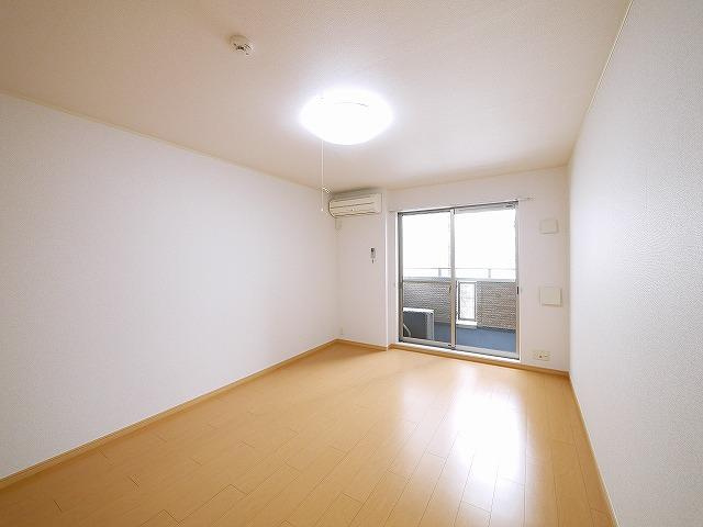 メゾンラフレシールの寝室|使い勝手のいい寝室です