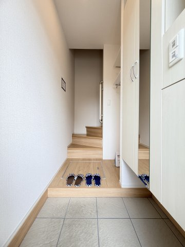 Ｄ-ｒｏｏｍ高丘の玄関