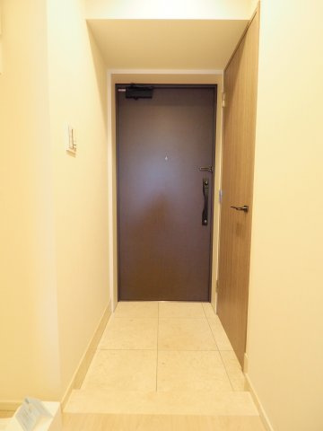 クレヴィア赤羽ステーションテラスの玄関