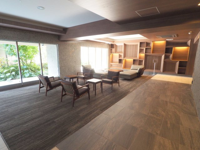 クレヴィア赤羽ステーションテラスのロビー