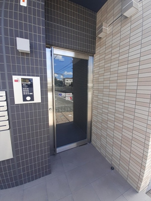 【エントランス】 | ブルーローズ