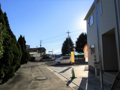 【前面道路含む現地写真】 | クレイドルガーデン甲斐市篠原第3 | 前面道路含む現地写真です