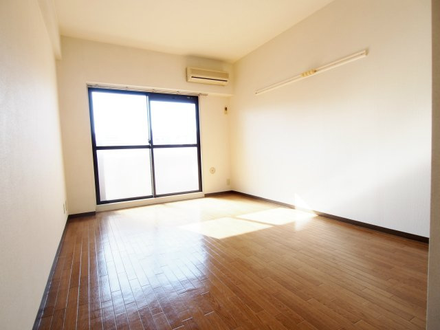 カーサ大正2NDの居間・リビング