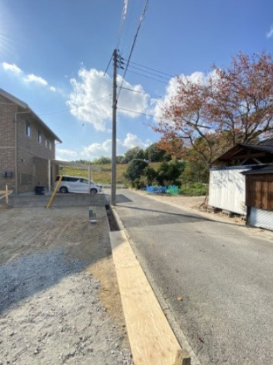 新築戸建　伴中央5丁目(B/AB)の前面道路含む現地写真