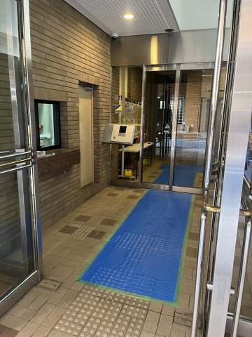 マンションアクロス西巣鴨のエントランス