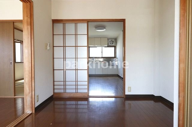 ハイツ薫Ⅱの内装|明るい色調の室内です