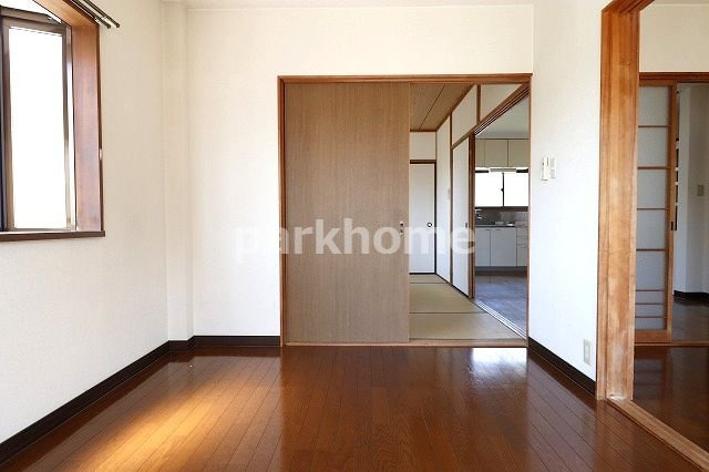 ハイツ薫Ⅱの居間・リビング|ゆったりとした居間です