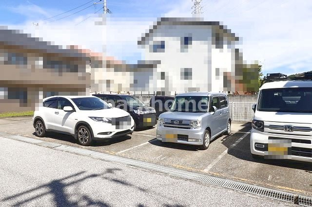 ハイツ薫Ⅱの駐車場|駐車場があります