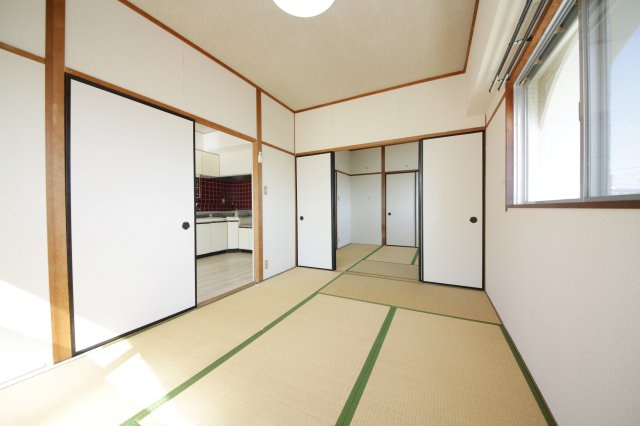 メゾンパークアベニューの和室