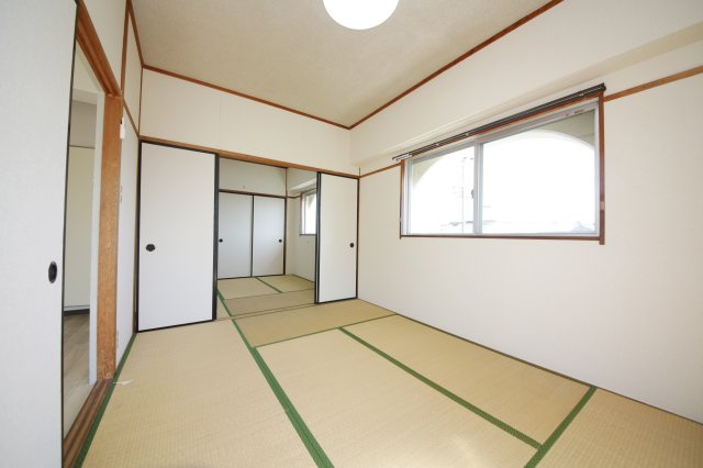 メゾンパークアベニューの和室