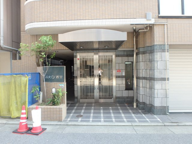 【エントランス】 | ベルメゾン西宮 | 重厚感のあるエントランス